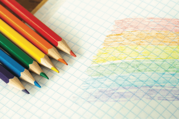 Crayons de couleur arc-en-ciel